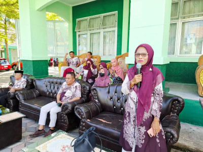 Dra. Nirma Lahiya, Guru Purna Tugas Berikan Kata Pamit dari MAN 2 Kabgor