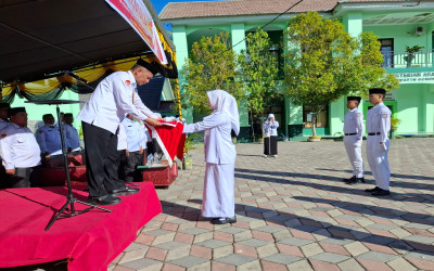Dari Madrasah untuk Negeri, Murid Kelas X MAN 2 Kabgor Pembawa Baki