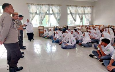 Berani Ambil Peluang, Kelas XII MAN 2 Kabgor Terima Sosialisasi Rekrutmen Anggota Polri