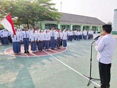 Sah!,  Kepala Madrasah Lantik Pengurus OSIS MAN 2 Kab. Gorontalo