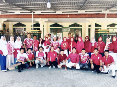 Semarak Peringati HUT RI Ke-81, MAN 2 Kabgor, Bersih-bersih Rumah Ibadah