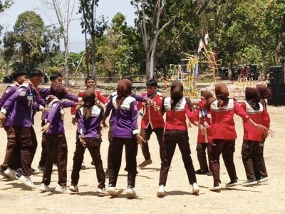 Kategori Lomba Pungkas, Peserta MAN 2 Kabgor Tampil Kompak di Lomba Yel-Yel