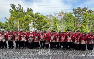 Bukti Dedikasi, 2 Guru ASN MAN 2 Kabgor Terima SK Kenaikan Pangkat